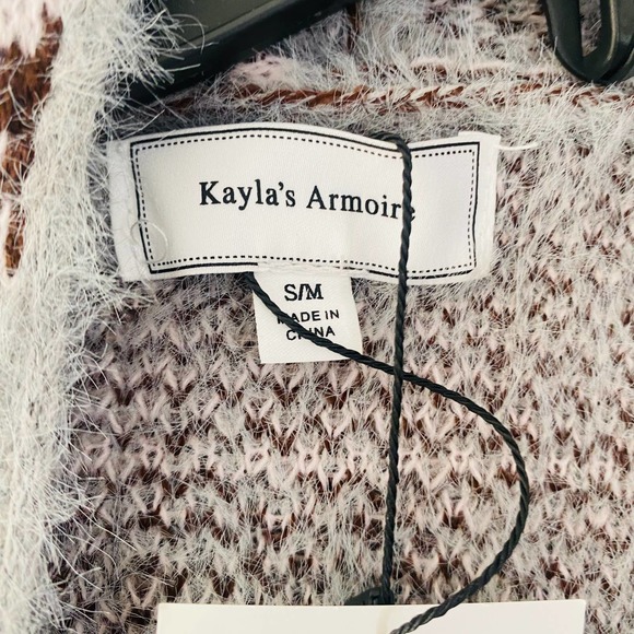 Kayla's Armoire gray pink and wine long sweater NWT (Size: S/M) - Picture 4 of 7